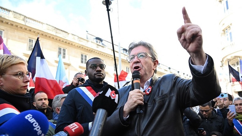 Incident «raciste» à l'Assemblée : la gauche rassemblée en soutien à Carlos Martens Bilongo (VIDEOS)