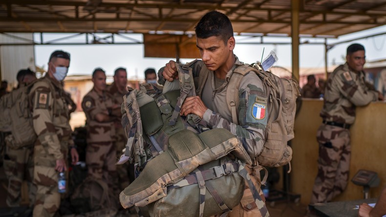 Emmanuel Macron officialise la fin de l'opération Barkhane