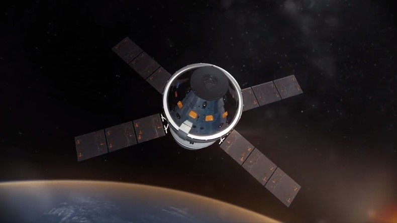 Capture d'écran d'un clip de synthèse de la NASA représentant ici le vaisseau spatial Orion après son décollage du centre spatial Kennedy, en direction de la Lune.