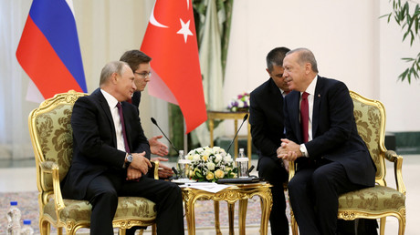 «Garanties réelles»: auprès d'Erdogan, Poutine exige de Kiev le respect de l'accord céréalier