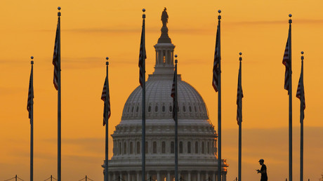Lever du soleil sur le Capitole des Etats-Unis à Washington, le 7 novembre 2022, un jour avant l'élection de mi-mandat (image d'illustration).
