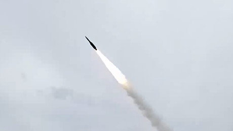 Capture d'écran d'une vidéo du ministère russe de la Défense montrant un missile lors d'une attaque contre des installations militaires ukrainiennes (image d'illustration).