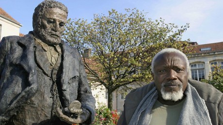 Controverse à Besançon : la peau d'une statue restaurée de Victor Hugo délibérément assombrie ?