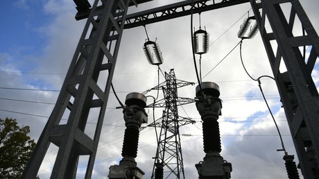 Ligne de transmission d'énergie, sur un site d’Enedis près d’Orléans, le 22 novembre 2022. (Photo d’illustration)