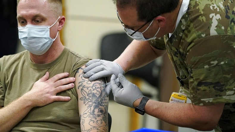Le Congrès américain supprime l'obligation vaccinale pour les militaires