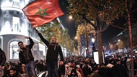 Des débordements sur les Champs-Elysées après la qualification du Maroc pour les quarts de finale