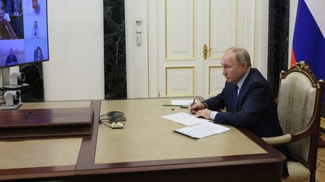 Vladimir Poutine participe à la réunion du Conseil pour le développement de la société civile et des droits de l'Homme de Russie, le 7 décembre