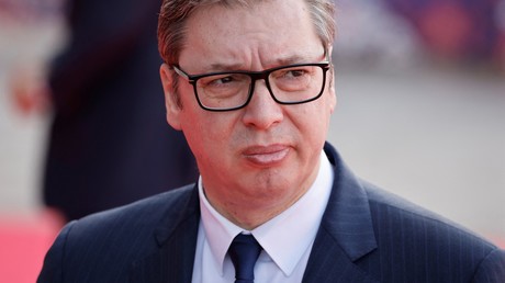 Kosovo: des Serbes érigent des barricades, Belgrade veut envoyer sa police