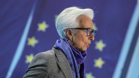 La présidente de la Banque centrale européenne (BCE) Christine Lagarde en conférence de presse à l'issue de la réunion du conseil des gouverneurs de la BCE à Francfort-sur-le-Main, en Allemagne, le 15 décembre 2022.