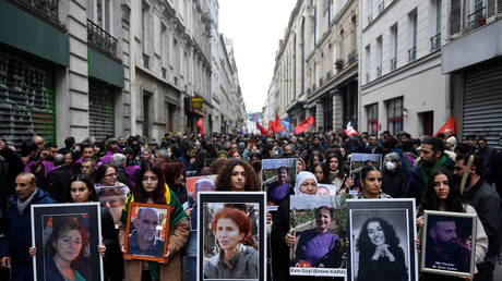 Marche blanche à Paris en hommage aux victimes de l'attaque contre des Kurdes