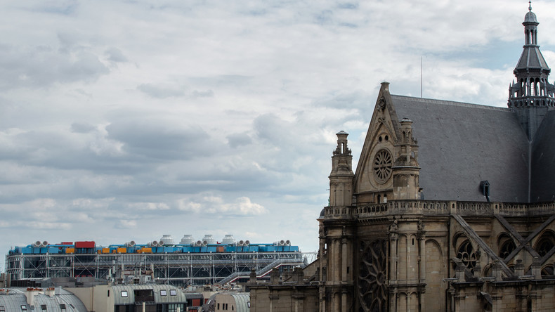Bachelot prête à sacrifier des églises au profit d'autres rénovations comme le centre Pompidou ?