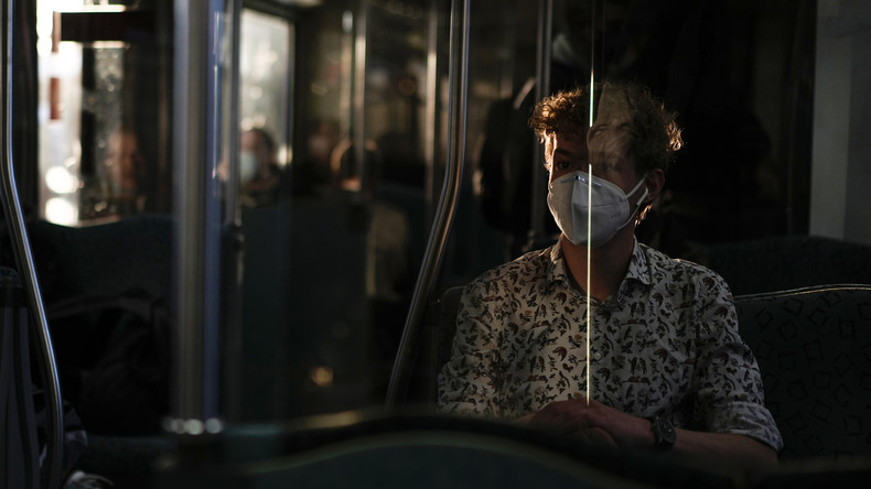 Covid-19 : l'Allemagne va lever l'obligation du port du masque dans les trains et bus