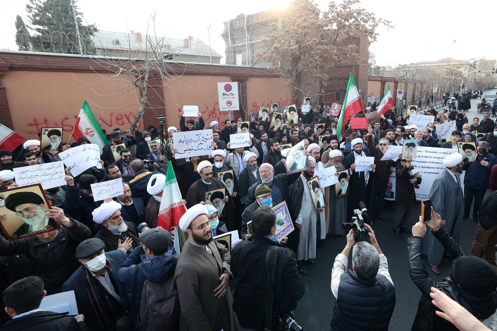 Iran : rassemblement devant l'ambassade de France contre les caricatures de Charlie Hebdo
