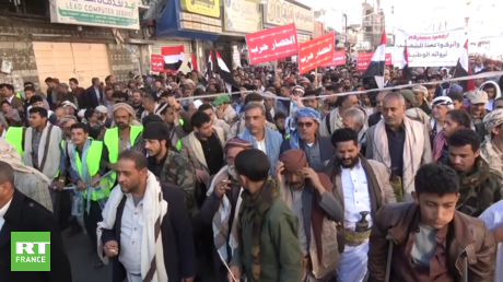 Des partisans des Houthis protestent le 6 janvier contre les sanctions américano-saoudienne à Sanaa.