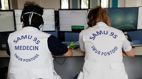 Des personnels en charge de la hotline du Samu à l'hôpital de Pontoise, le 1er juillet 2022 (image d'illustration).