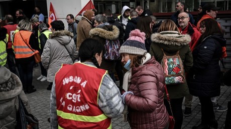 Des salariés de Place du Marché (ex-Toupargel), devant le tribunal de commerce de Lyon, le 11 janvier 2023 (image d'illustration).