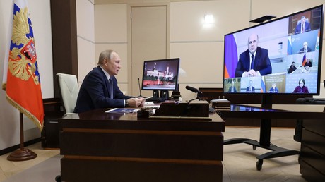 Poutine salue la «dynamique réelle» de l'économie russe malgré les sanctions