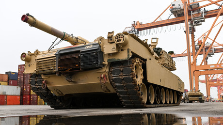 Un char américain M1A2 Abrams, débarqué au port de Gdynia en Pologne le 3 décembre 2022, en prévision d’exercices de l’armée américaine. Le 25 janvier, Joe Biden a annoncé que les Etats-Unis fourniraient 31 chars Abrams aux forces ukrainiennes.