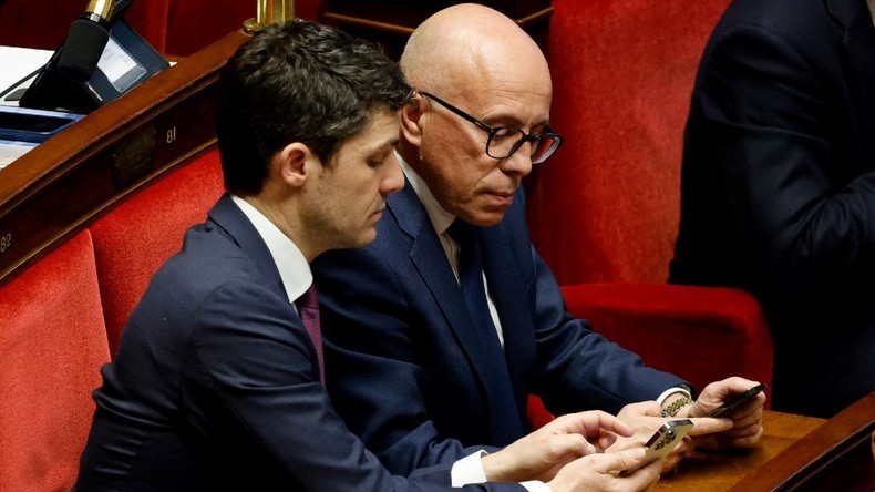 Aurélien Pradié et Eric Ciotti, le 14 février 2023, à l'Assemblée nationale (image d'illustration).