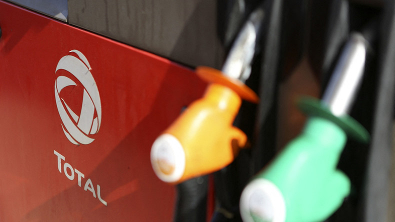«Merci pour l'aumône» : la gauche fustige le «geste» de TotalEnergies sur les prix à la pompe