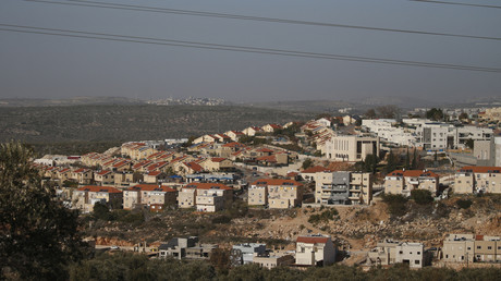 La colonie israélienne de Revava vue depuis le village palestinien de Qarawat Bani Hassan en Cisjordanie occupée (image d'illustration).