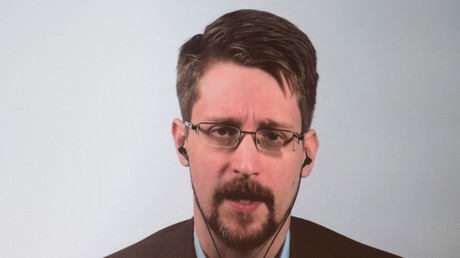 Ovnis : pour Snowden, le battage médiatique détourne les regards des méfaits de l'Amérique