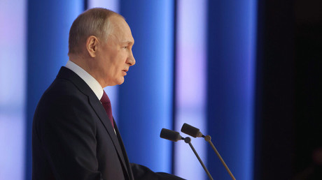 Poutine : l'Occident a déclenché la guerre en Ukraine, la Russie utilise «la force pour l'arrêter»