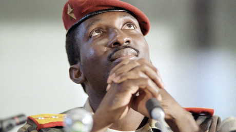 Burkina : le corps du héros révolutionnaire africain Thomas Sankara inhumé sur le lieu de sa mort