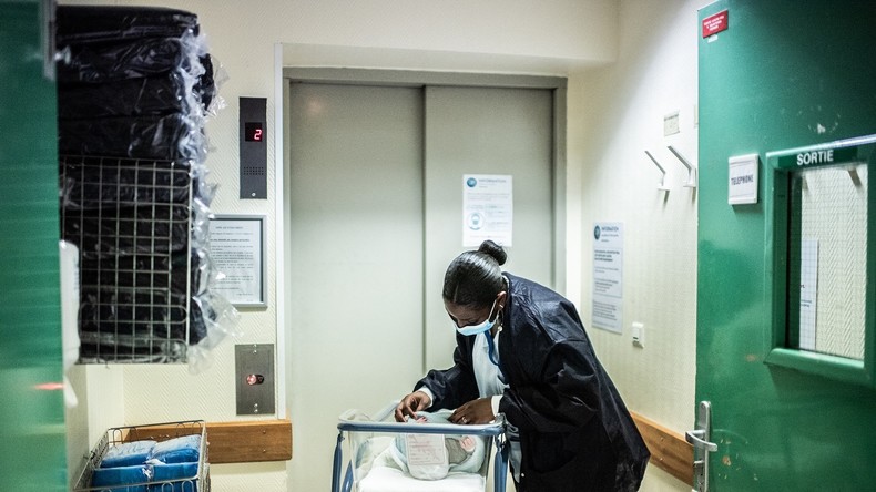 Maternités : en l'absence de réforme, le système va «au naufrage», alertent des médecins