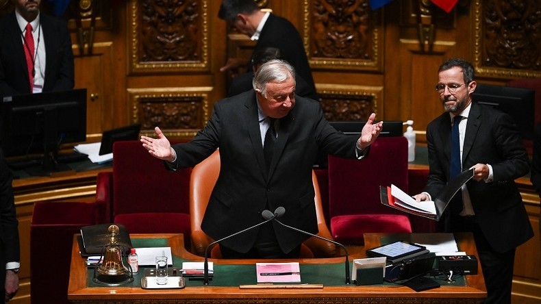 Le Sénat vote le report de l'âge de départ à la retraite à 64 ans