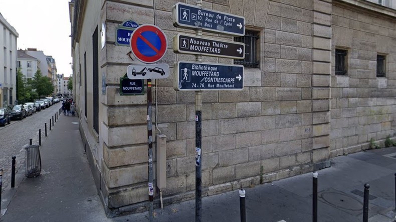 Angle des rues Mouffetard et Ortolan, dans le Ve arrondissement de Paris (image d'illustration).