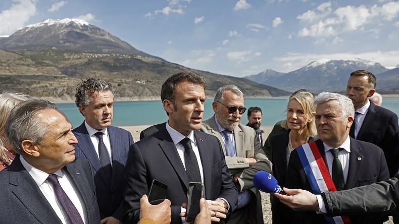 «Gadget» : l'opposition raille le plan de sobriété pour l'eau d'Emmanuel Macron