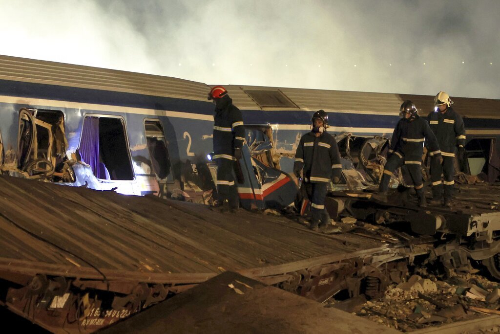 Au moins 26 morts et 85 blessés dans un accident ferroviaire en Grèce