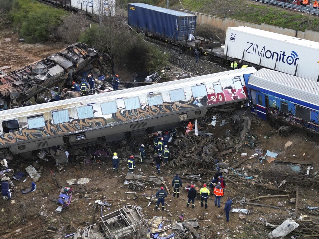 Au moins 26 morts et 85 blessés dans un accident ferroviaire en Grèce