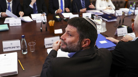 Le ministre israélien des Finances Bezalel Smotrich assiste à une réunion du cabinet au bureau du Premier ministre à Jérusalem, le 23 février 2023 (image d'illustration).