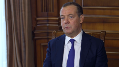 Ordre international : «Le monde anglo-saxon cherche à tout contrôler», accuse Medvedev