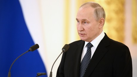 Le président russe Vladimir Poutine s'exprime ce 5 avril, à l'occasion de la remise des lettres de créance de diplomates étrangers.