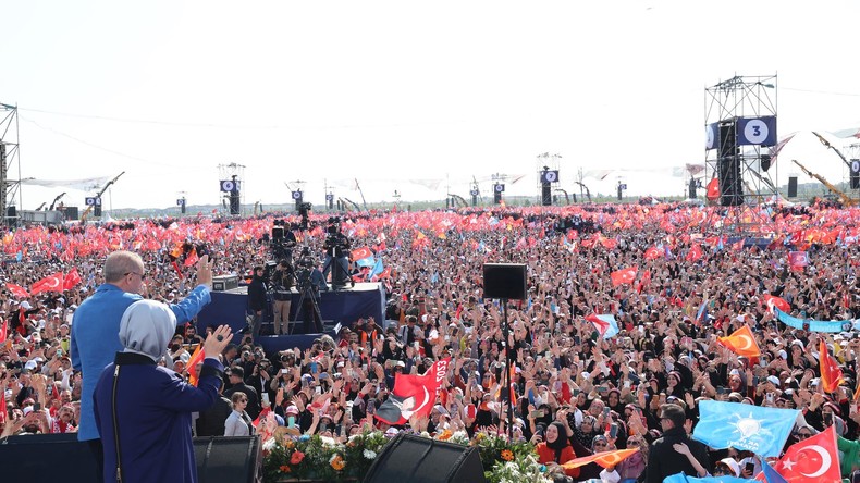 Elections en Turquie : la diaspora se bagarre dans un bureau de vote à Amsterdam (VIDEOS)
