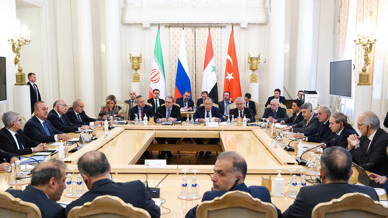Sergueï Lavrov annonce un «projet de feuille de route pour une normalisation turco-syrienne»