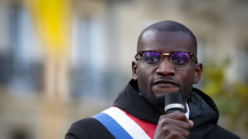Après les soupçons de fraude fiscale, ceux de fraude sociale à l’encontre du député Bilongo