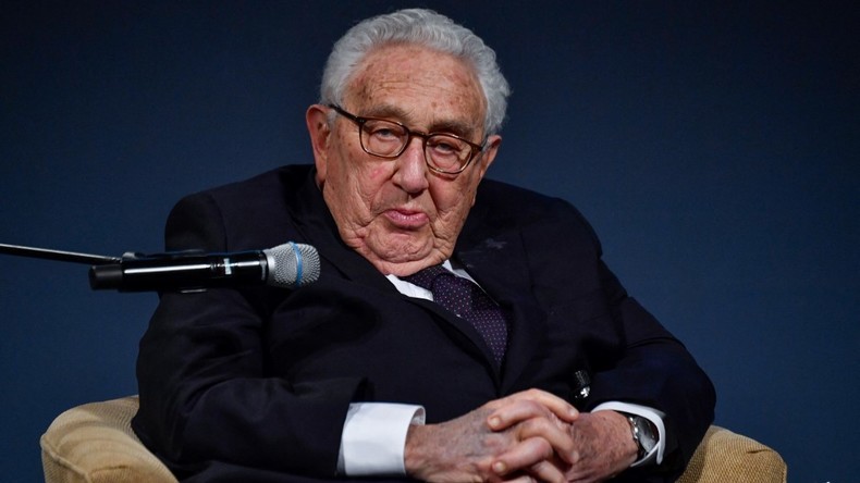 Paix en Europe : l’Ukraine, dorénavant surarmée, doit être prise en main par l’OTAN, selon Kissinger