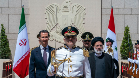 Le président iranien Ebrahim Raïssi avec Bachar al-Assad à Damas le 3 mai 2023.