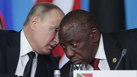 Vladimir Poutine et Cyril Ramaphosa en octobre 2019 à Sotchi (image d'illustration).