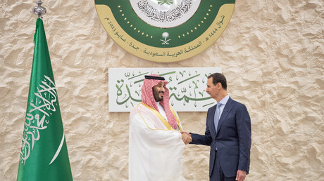 Le prince saoudien Mohammed ben Salmane accueille le président syrien Bachar al-Assad, le 19 mai 2023.