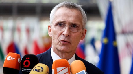 OTAN : Stoltenberg salue la décision de former des pilotes ukrainiens, la Russie dénonce l'escalade