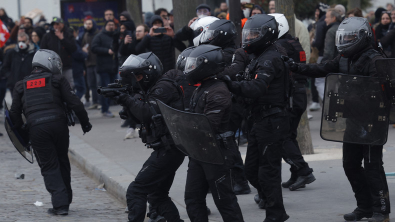 Jeunes manifestants humiliés par la Brav-M : trois policiers en conseil de discipline