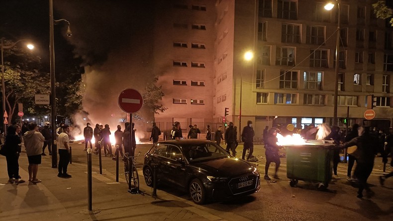 Mort de Nahel : les violences s'accentuent autour de la capitale et à travers la France