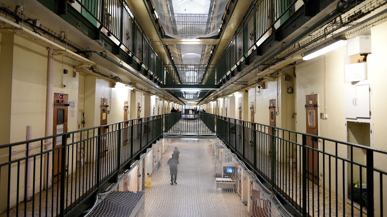 Une trentaine d’émeutiers tentent de pénétrer dans le centre pénitentiaire de Fresnes