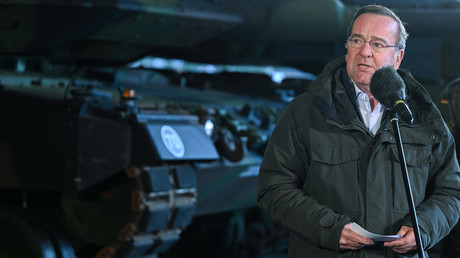 Le ministre allemand de la Défense, Boris Pistorius, lors d'une visite du bataillon de chars 203 de la Bundeswehr, à Augustdorf, dans l'ouest de l'Allemagne, le 1er février 2023 (photo d’illustration).