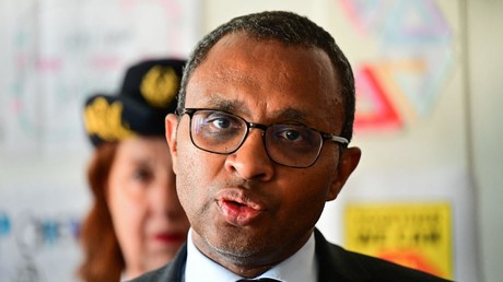 Prières islamiques dans des écoles à Nice : le ministre Pap Ndiaye s’insurge